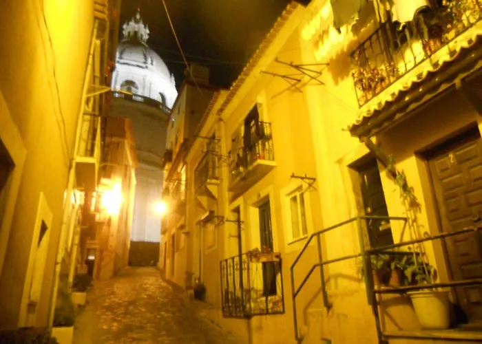 Alfama Panteao 4 Guests